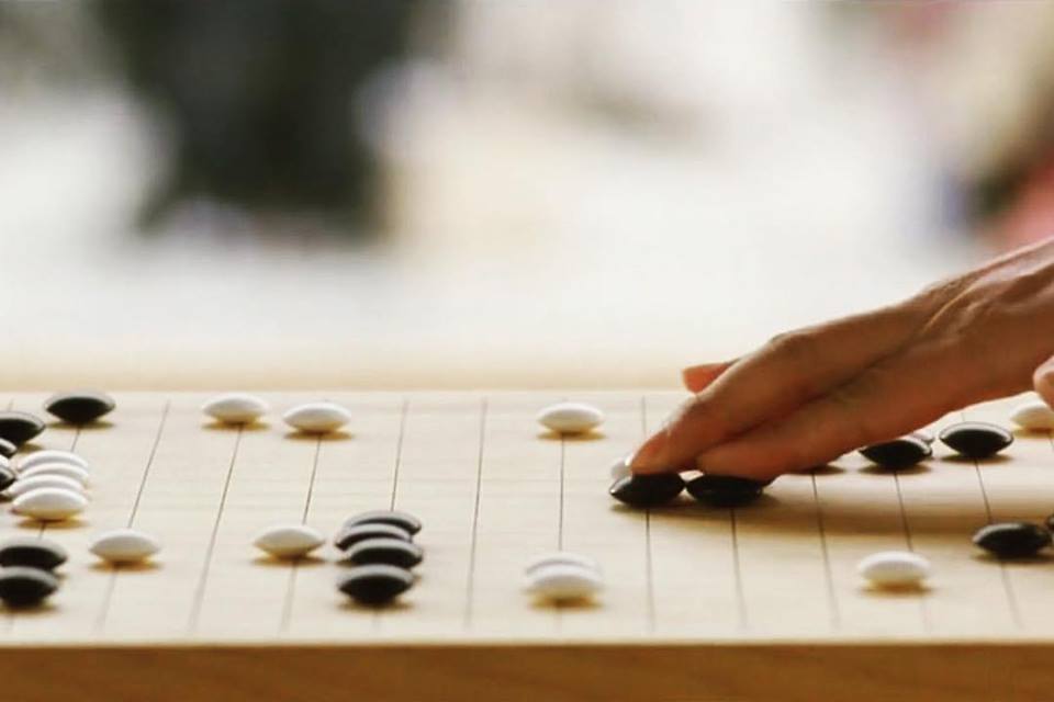 playing-go.jpg